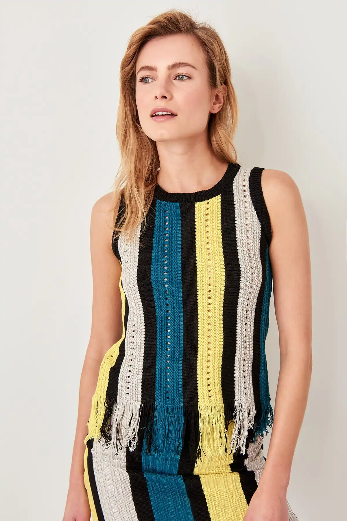 Trendyol разноцветный без рукавов продольные полосатые трикотажные изделия свитер