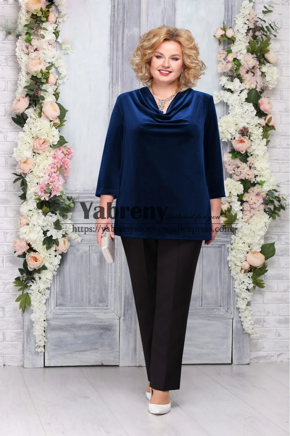 

Two Piece Velvet Mother of the Bride Pant suits Navy