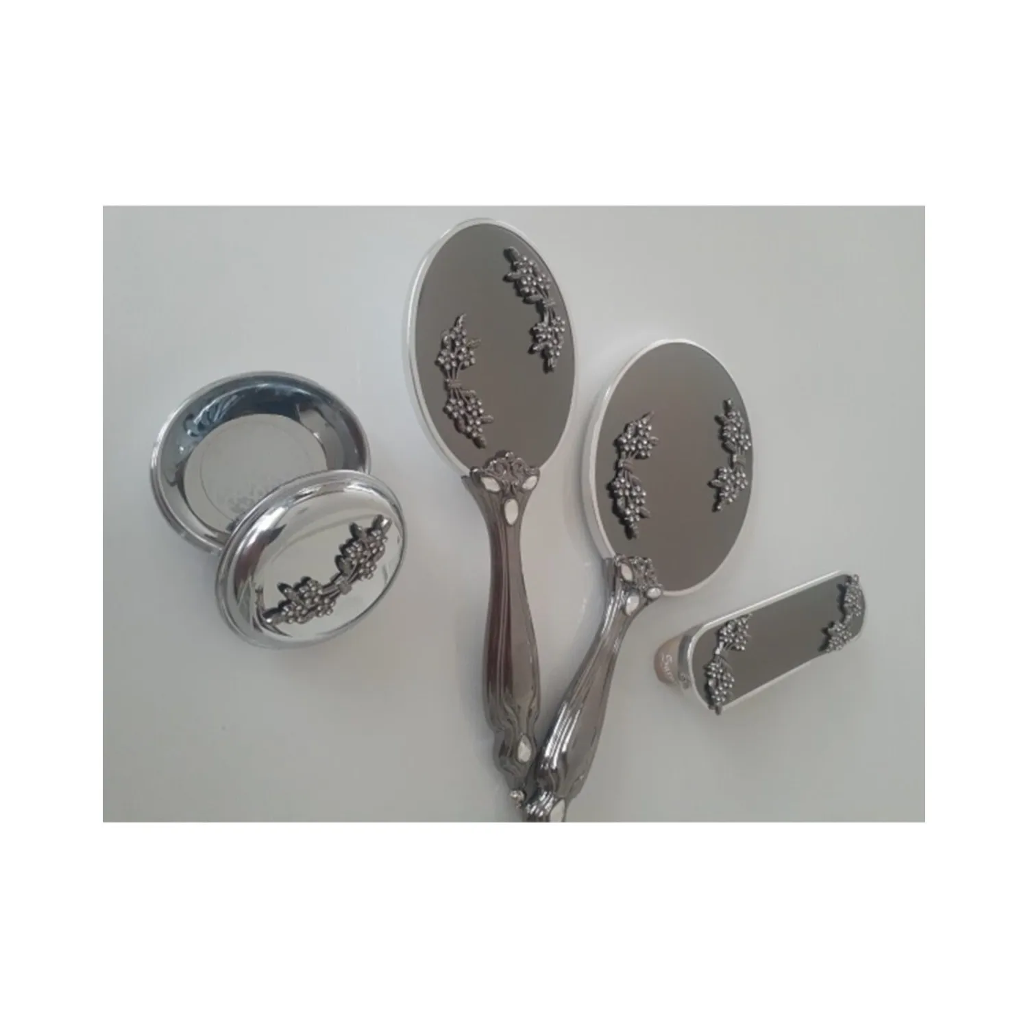 

GOLD RIBBON PATTERNED MAGNIFICENT DOWRYSet of 4 Mirror Combs New Season Dowry Gift FREE SHIPPING