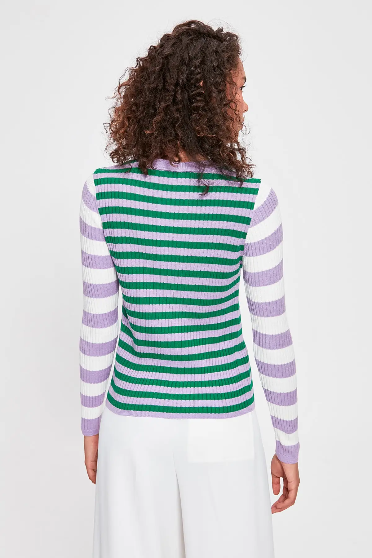 Трикотажный свитер в полоску |