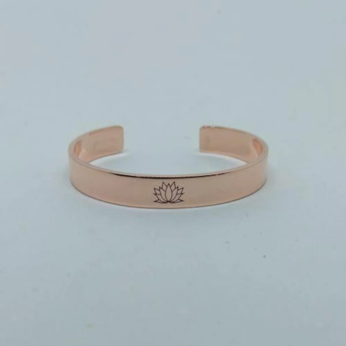 

Pure Copper Bracelet Lotus Theme Wrist Handle Antique Fashion Handmade Jewelry Gift to Women Men Vintage Retro Metal