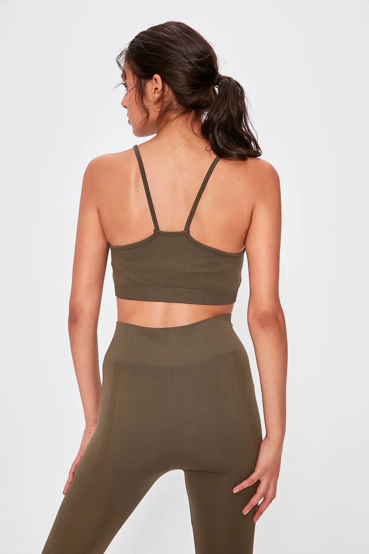 Trendyol хаки бесшовный спортивный топ TWOAW20SS0004
