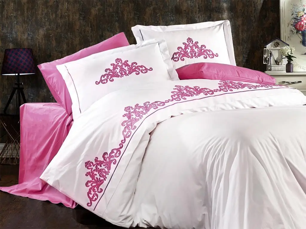 

Ваш замечательный чехол с вышивкой в виде лебедя, комплект с пододеяльником без пудры