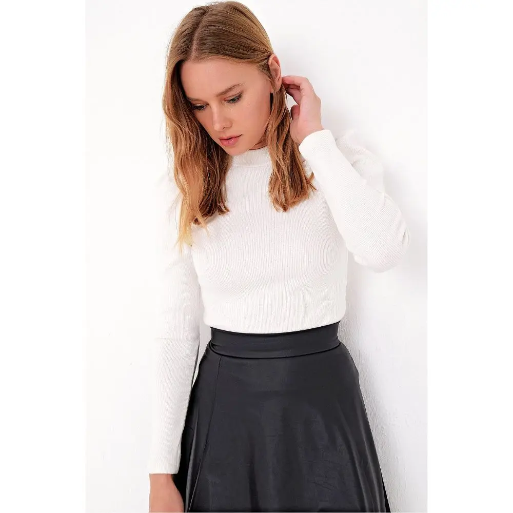 

Women Mock Turtle Neck Crop Blouse