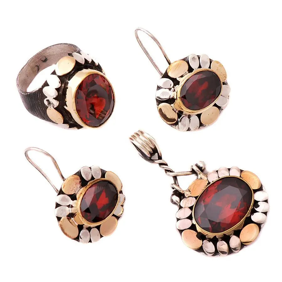 

Sequin Handmade Garnet Stone Silver Set 1264Hand Made Silver Jewellery Set