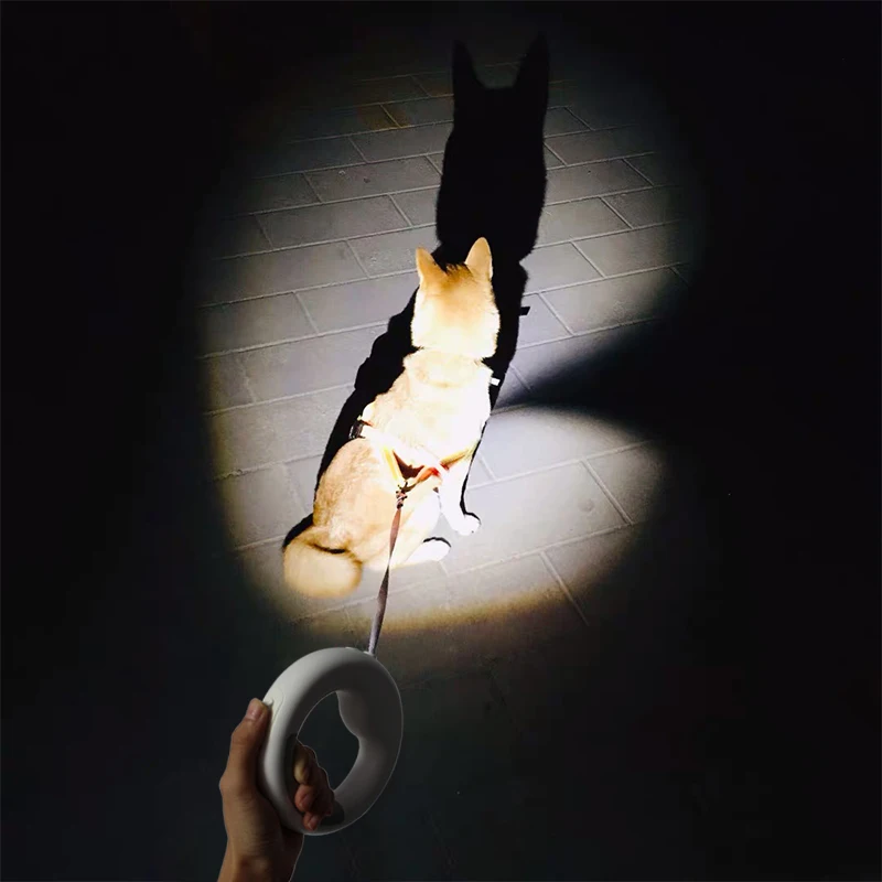 Поводок - рулетка для домашних животных собак со светодиодным фонарем RAMMAX Hands Free 3