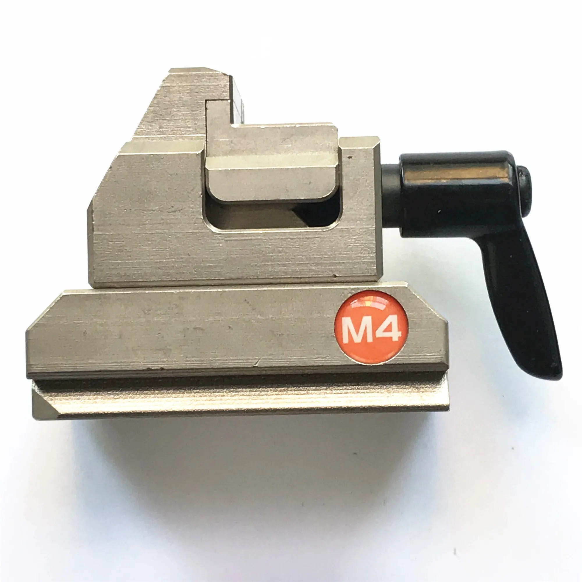 Зажим для домашних ключей Condor M4 работает с режущей машиной XC MINI Plus и