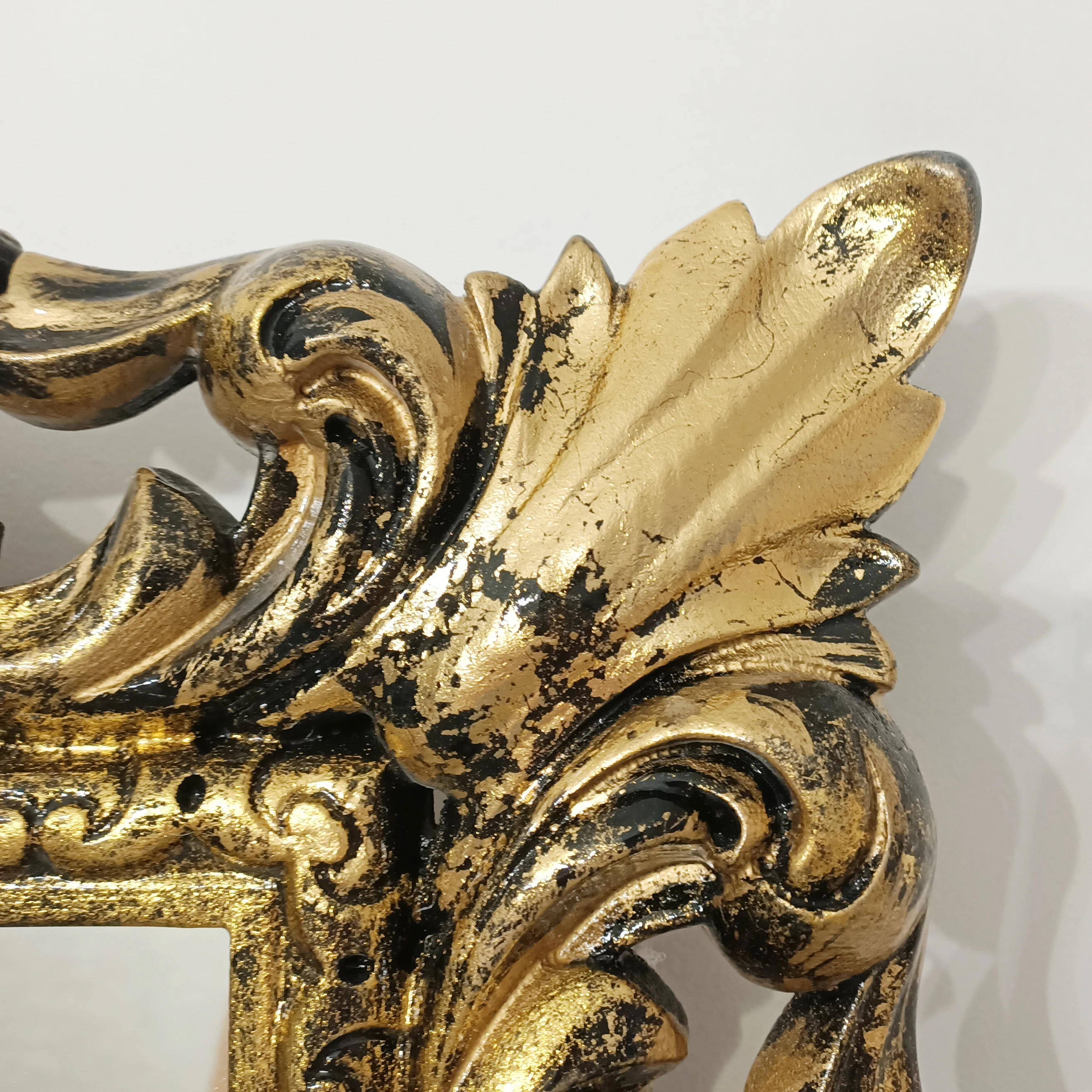 Зеркало настенное Резное Из дерева Под золото Для дома прихожей ванной зала