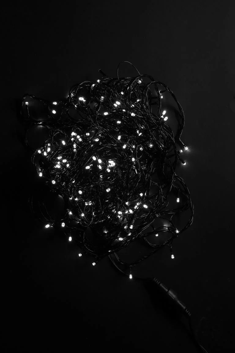 Гирлянда Нить комнатная праздничная для украшения 18м 220В шнур черного цвета 200