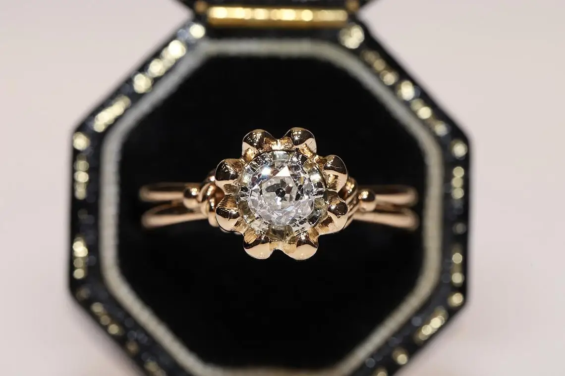 

Antique Original Victorian Time 18k Gold Natural Diamond Decorated Amazing Solitaire Pretty Ring