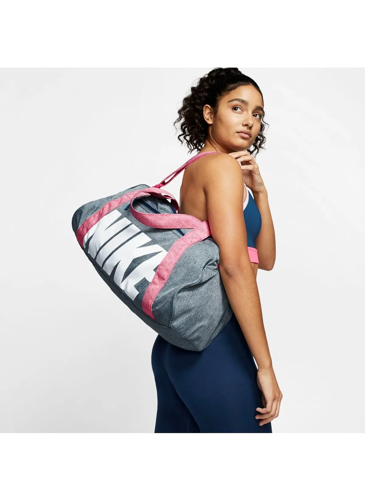 Серая унисекс спортивная сумка Nike Gym Club оригинальный продукт новый сезон Модная