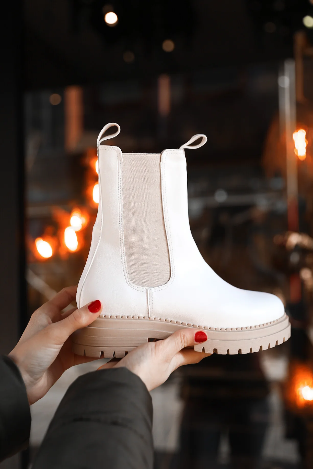 

Limna White Rubber Detaylı Boat