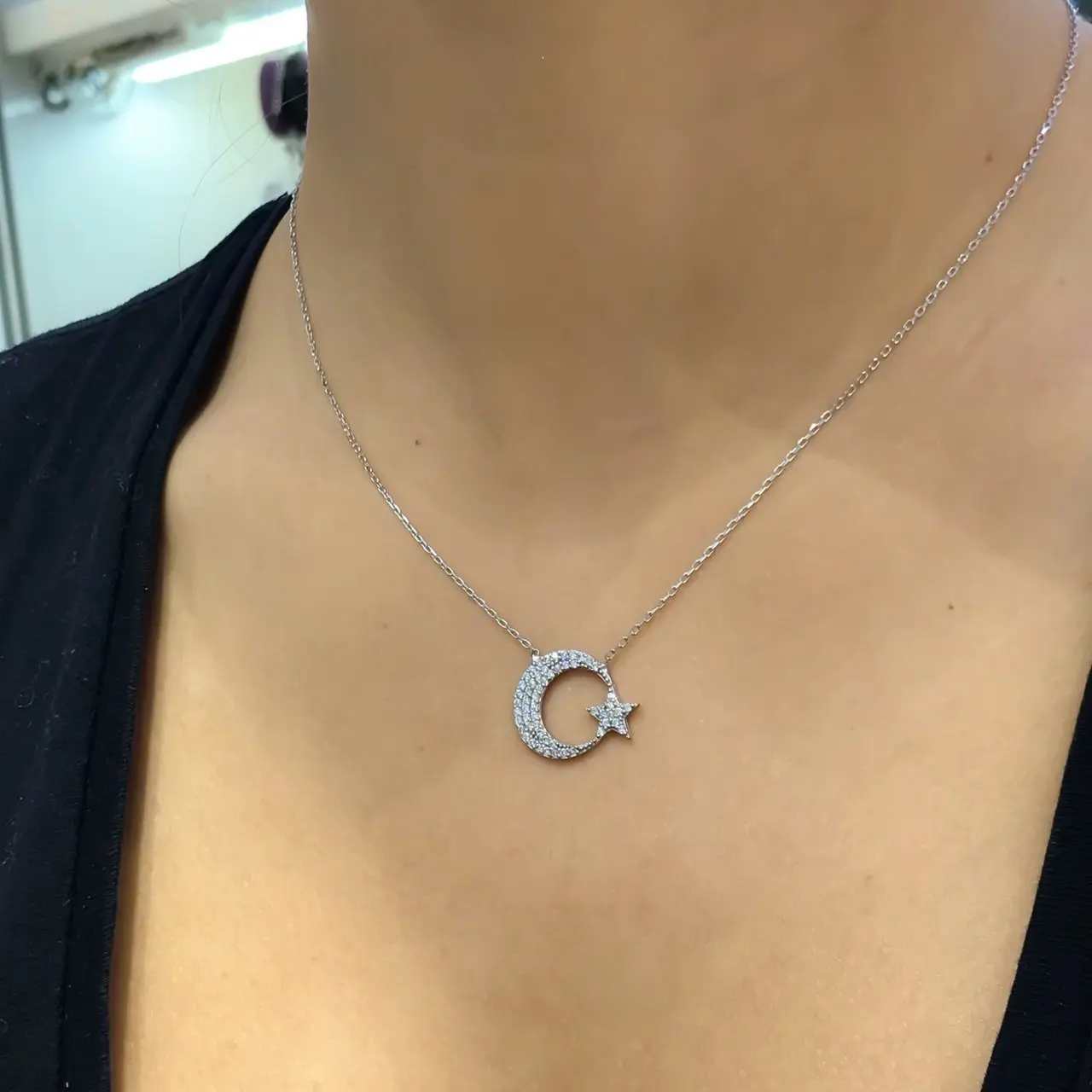 

Gold Model the Moon the stars Silver Moon Star Necklace