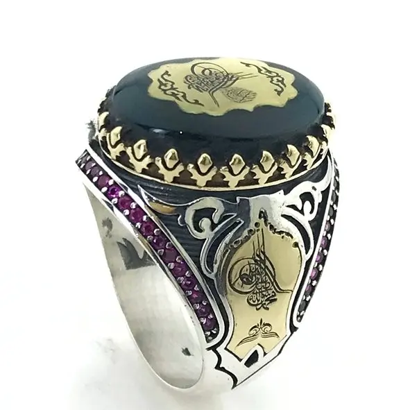 Мужское серебряное кольцо из янтаря и Рубинового Камня с изображением луны