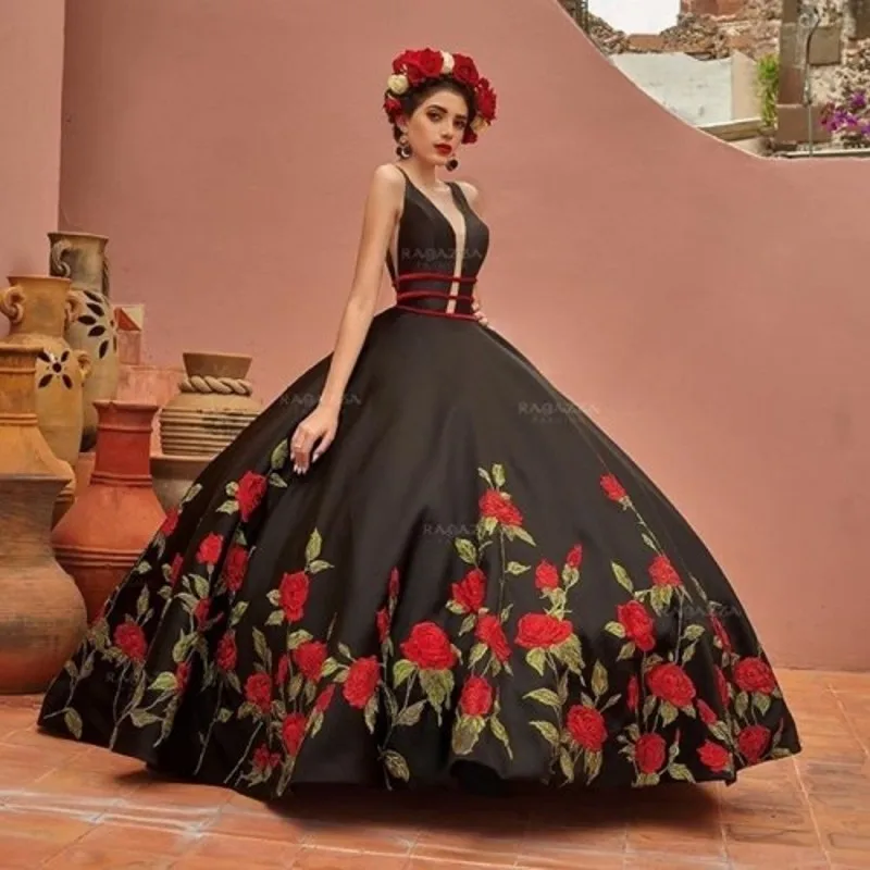 Sexy Dee V Neck Vestidos De 15 Años Black Embroidery Quinceanera Dresses Backless Tulle Charro Mexican Ball Gown Sweet 16 Dress