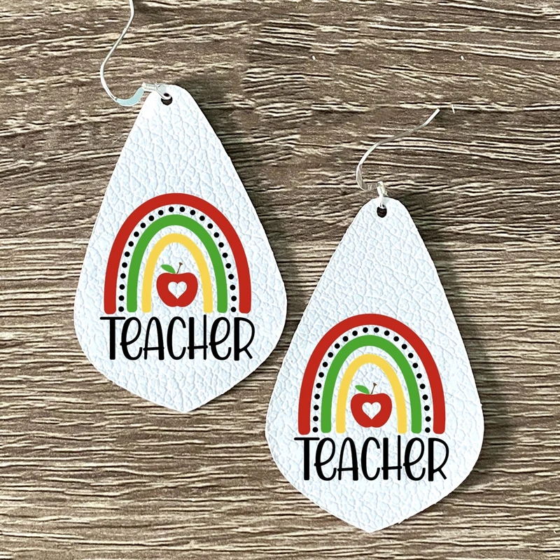 Серьги из искусственной кожи с сердечками и радужными цитатами | Украшения