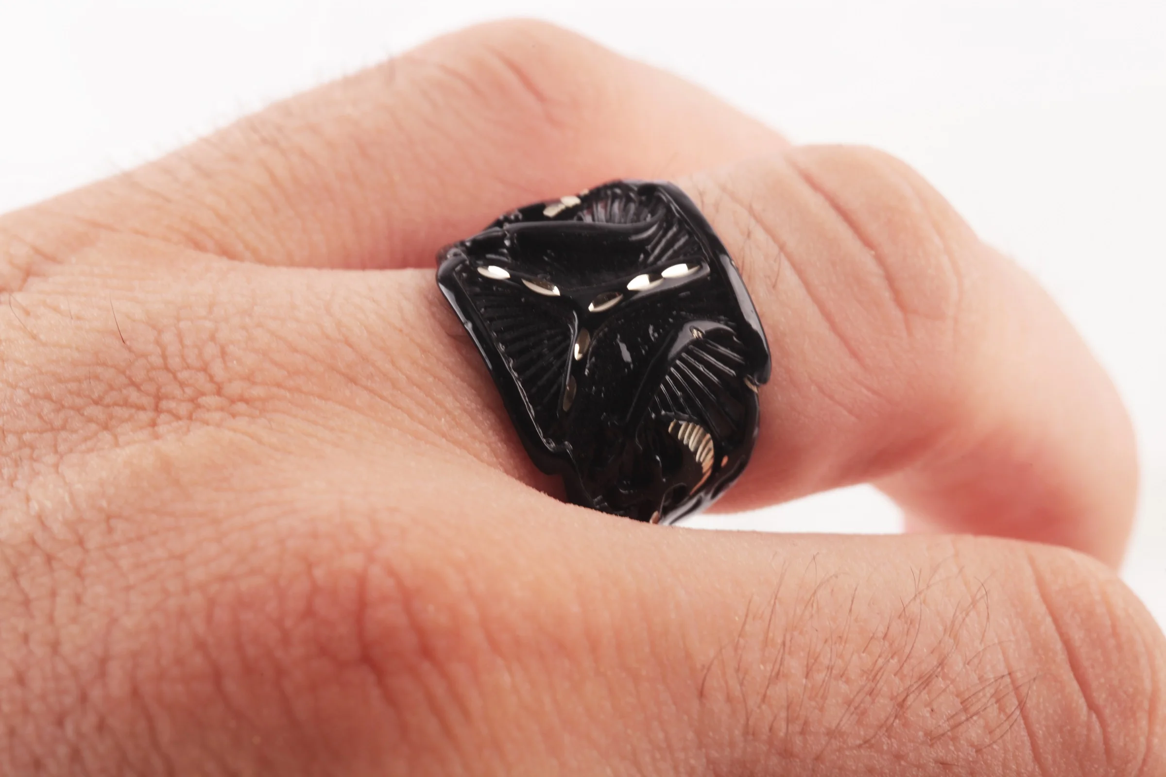 

UM US JEWELRY Black Color Kayi Length Motfili Men Ring