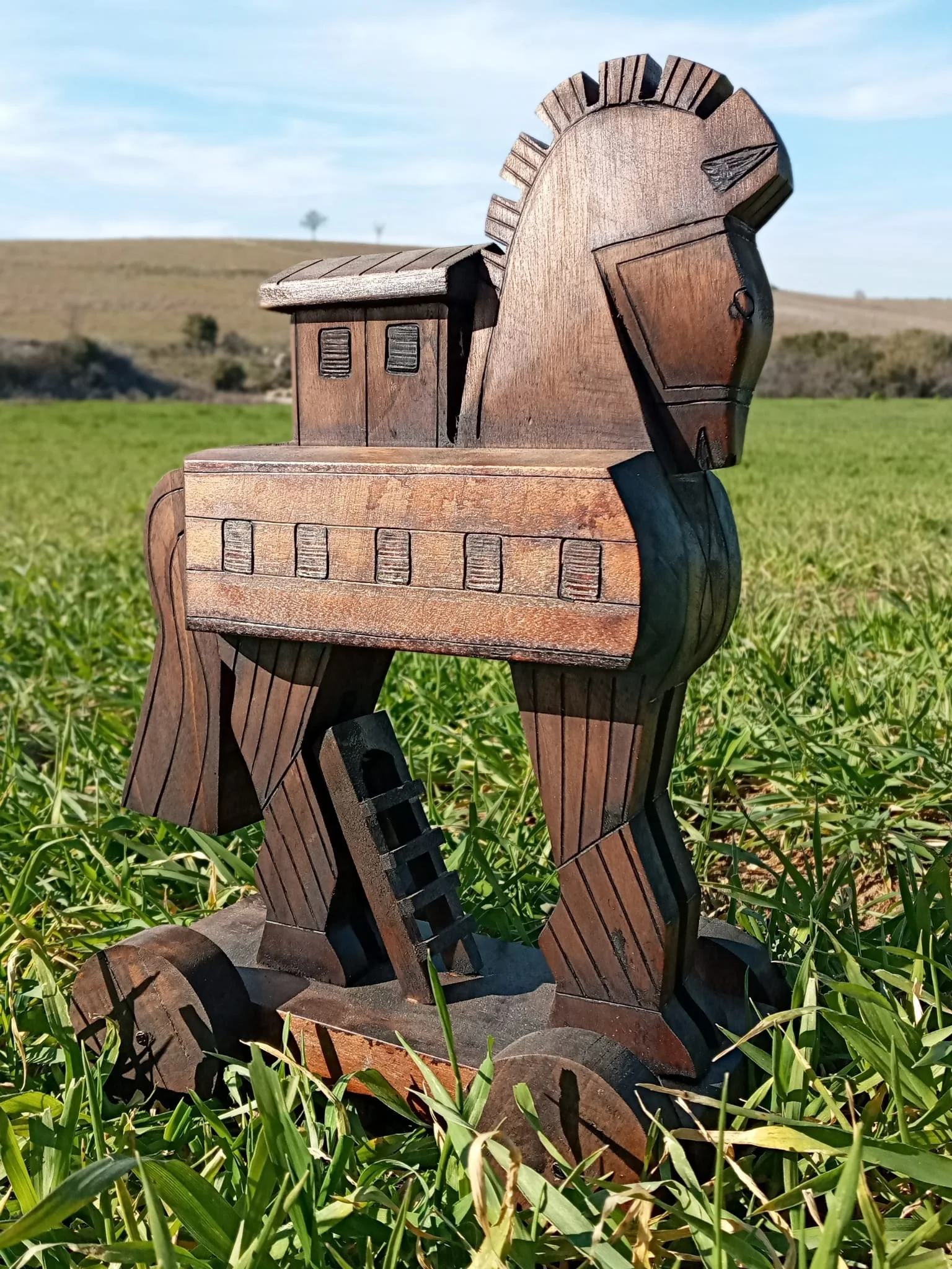 

Деревянная лошадь Trojan, ручная работа, большой размер 14X9X5 дюймов