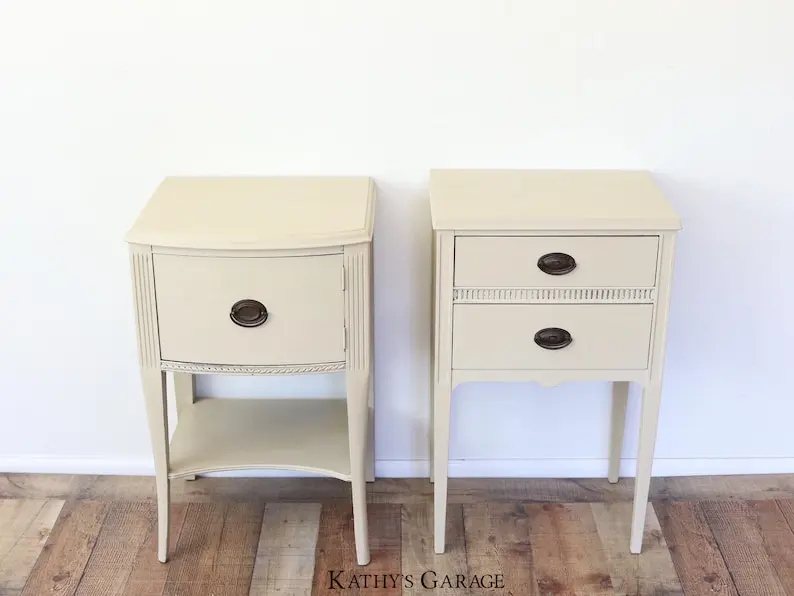 Продано. Серо-серые тумбочки шикарные задние столы для фермерского дома