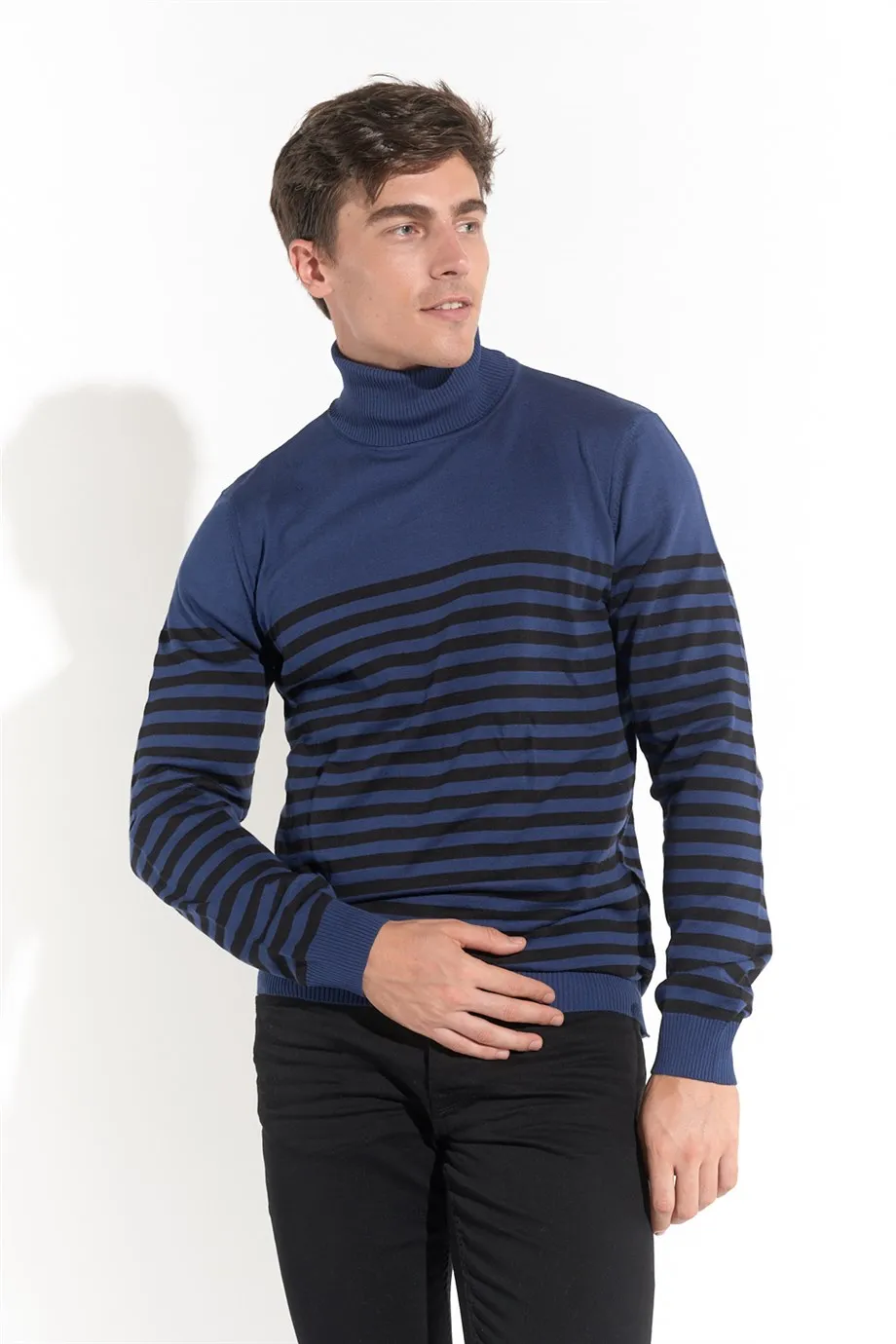 

Men's Striped Turtleneck Sweater Autumn-Winter Season Comfortable Casual Wear