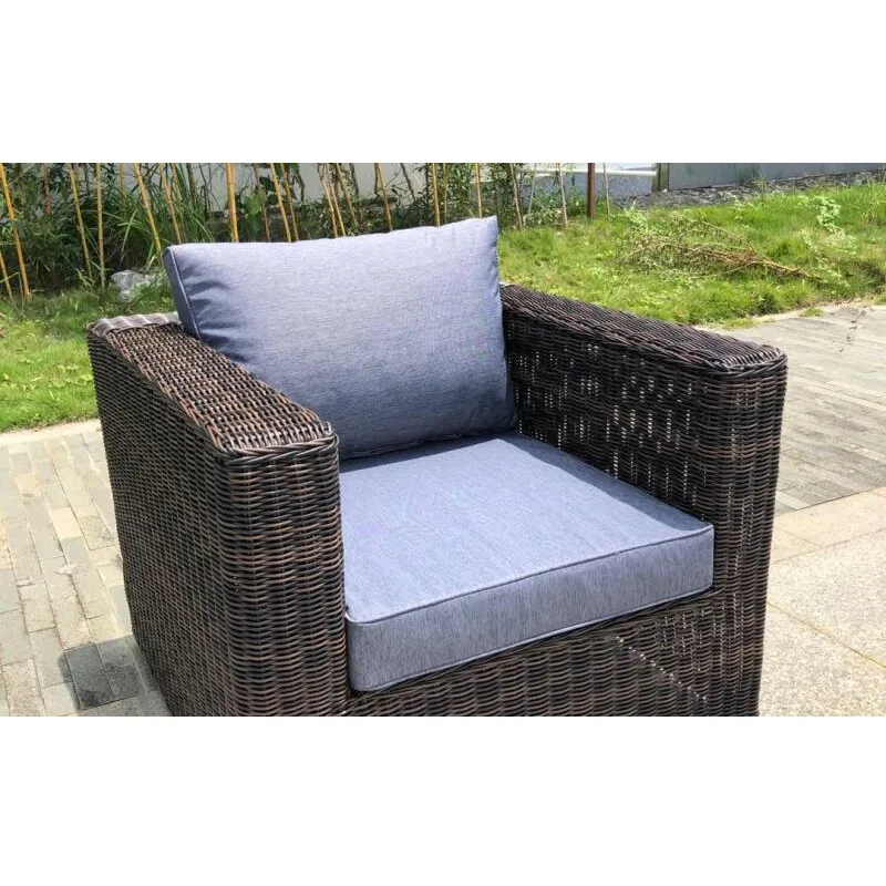 Плетеное кресло KARL с серыми подушками |