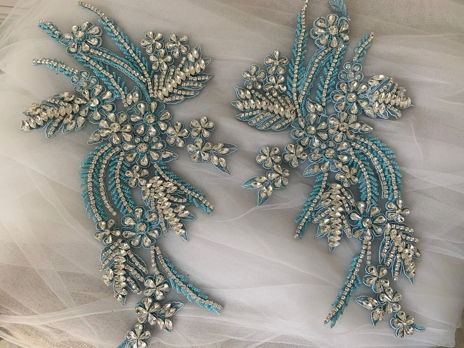 

1 pair Light Blue Rhinestones Crystal Rhinestone Wedding Applique Beaded Patch Trim Sew On For Wedding Dresses