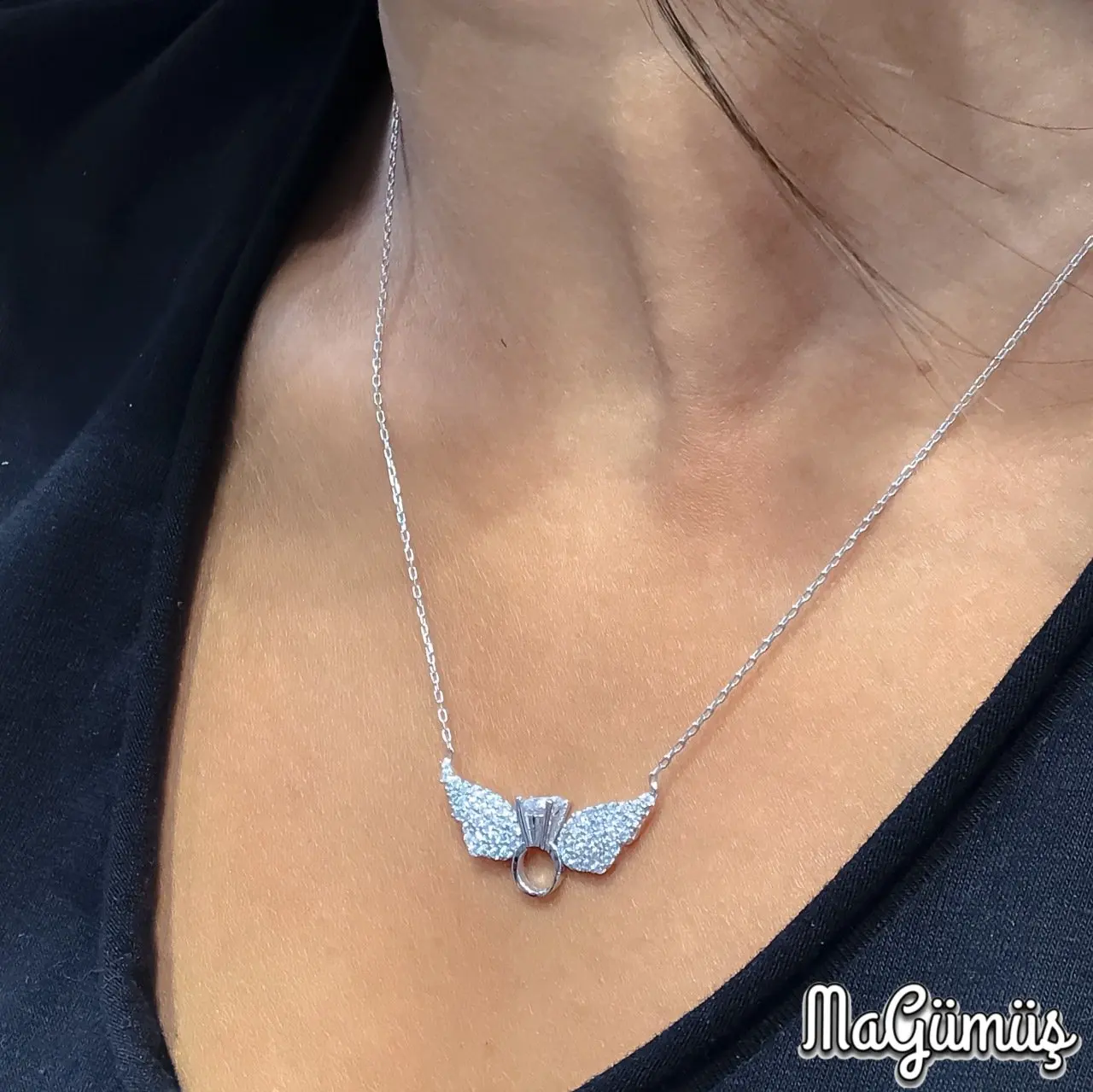 

Engagement Single Love Angel Wing Wonderful Design Silver Necklace