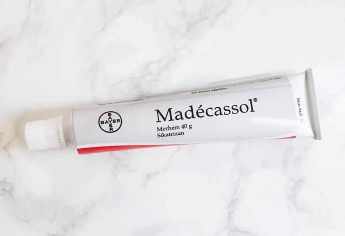 

rMadecassol ® 40 gr Scar Injury 1st and 2nd degree Burns Acne Wrinkle -Centella asiatica