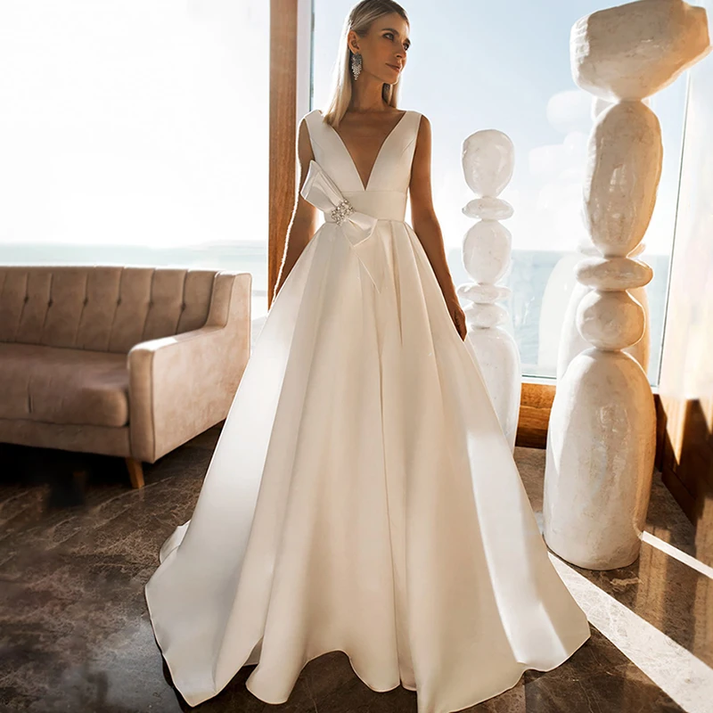 

Double V Neck Pleats Satin Minimalist Wedding Dress Lace Up Simple Elegant Zipper 2021 Beaded Bow Bridal Gowns Loose Fitting