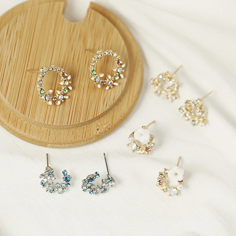 

Flower Earrings Asymmetrical Korean Jewelry Cute Flower Small Stud Earrings For Women 2021 New Fashion Sweet Earring
