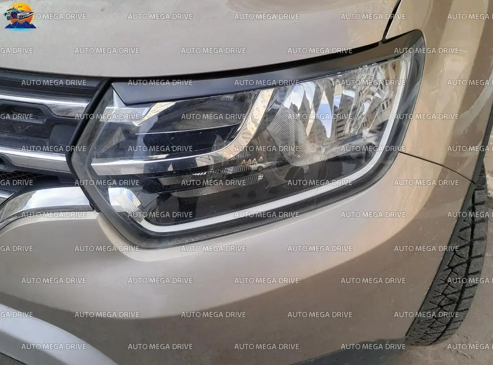 Накладки на передние фары для Renault Duster 2021- изготовлены из abs пластика от царапин