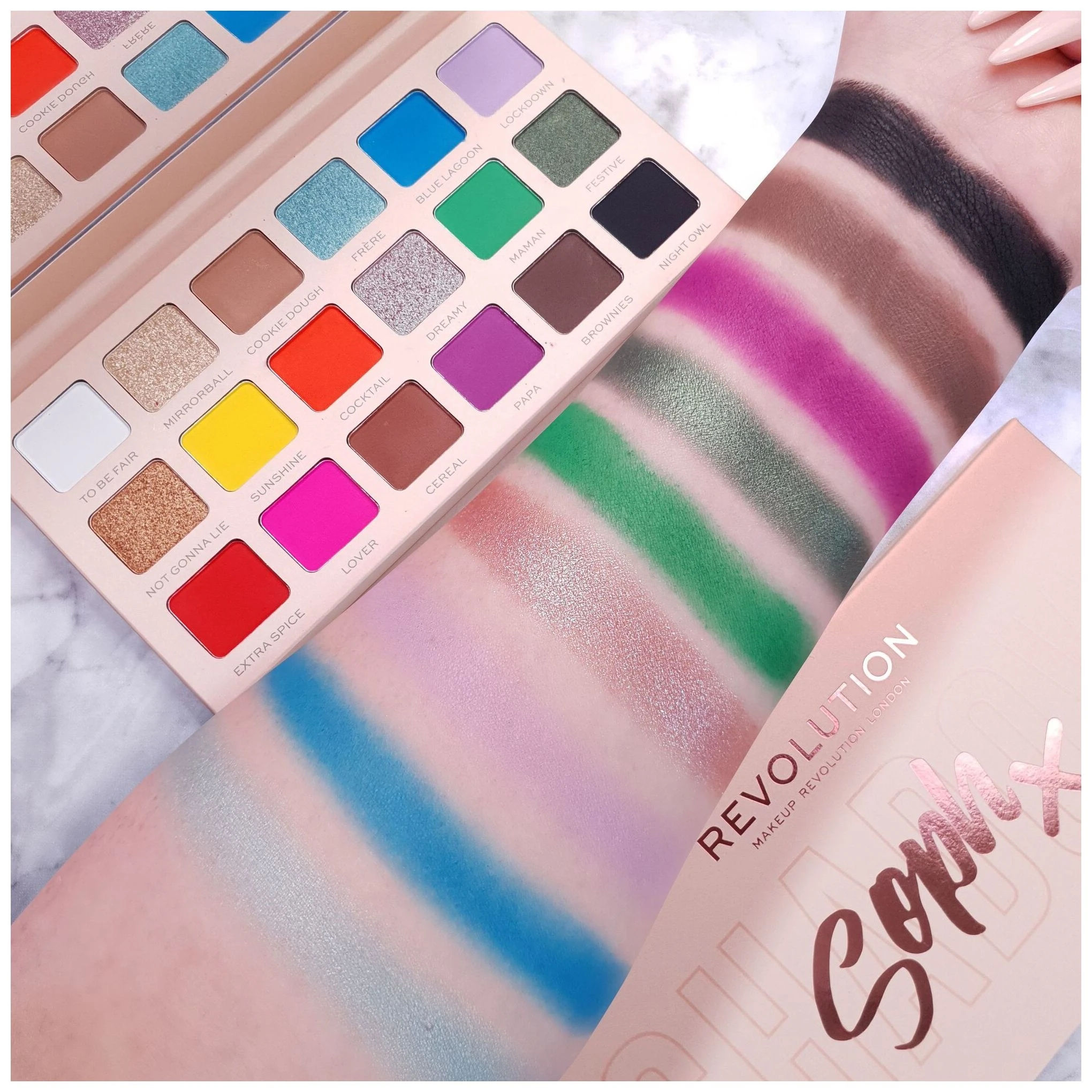 Makeup Revolution Палетка теней для век Soph X Super Spice Eyeshadow Palette |
