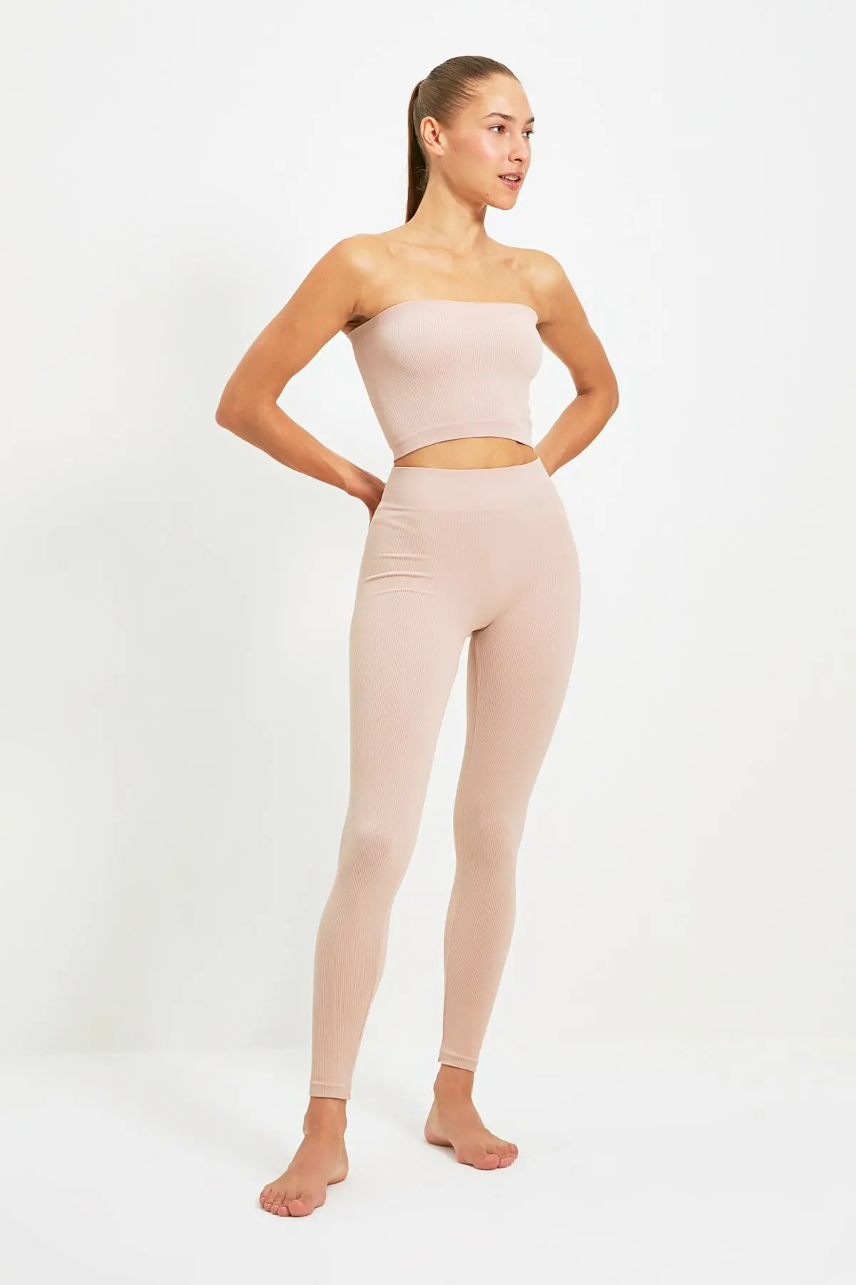 

Бесшовные впитывающие спортивные Леггинсы E'Moda Boutique из норки