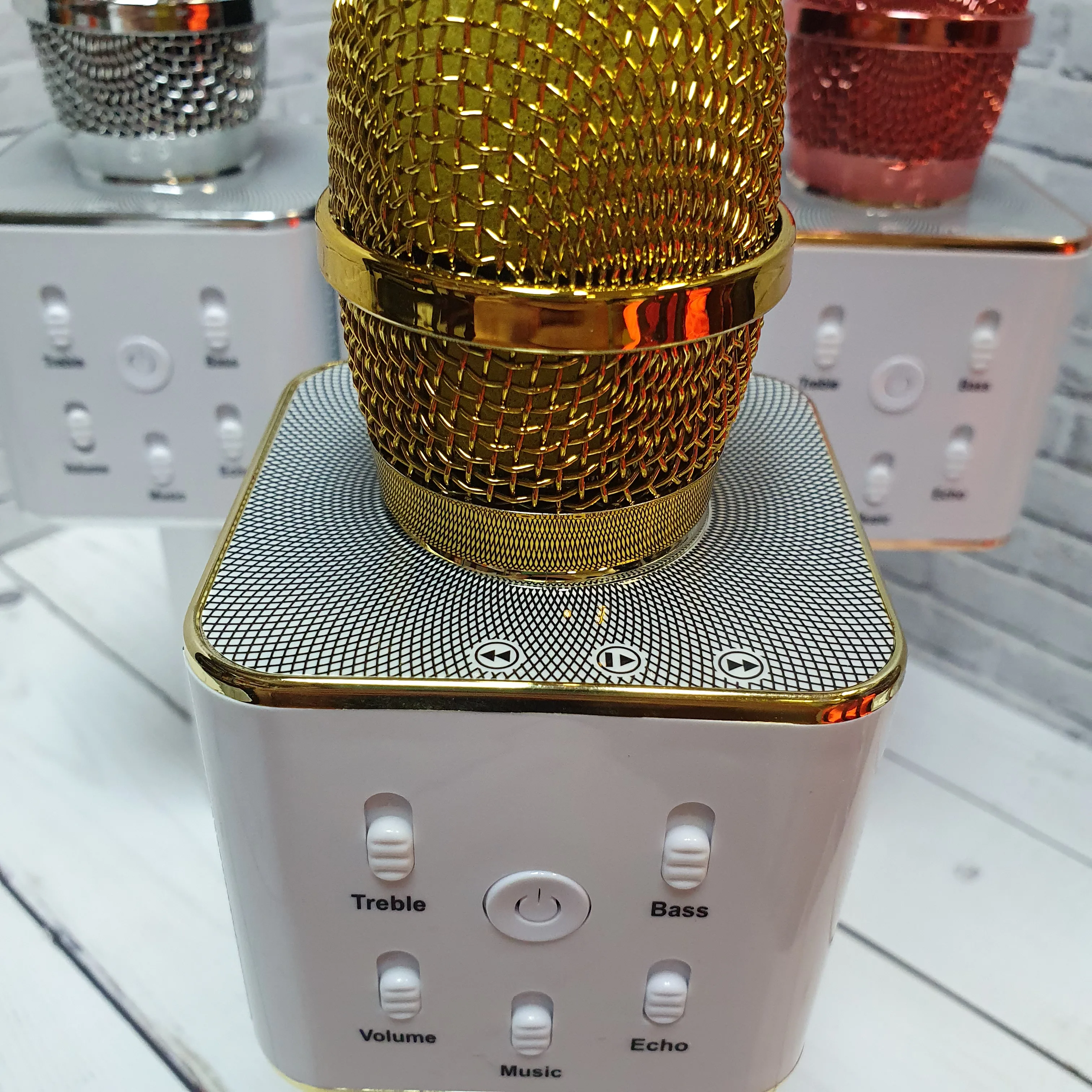 Беспроводной караоке микрофон колонка 2 в 1 блютуз с сумкой Q7 | Электроника