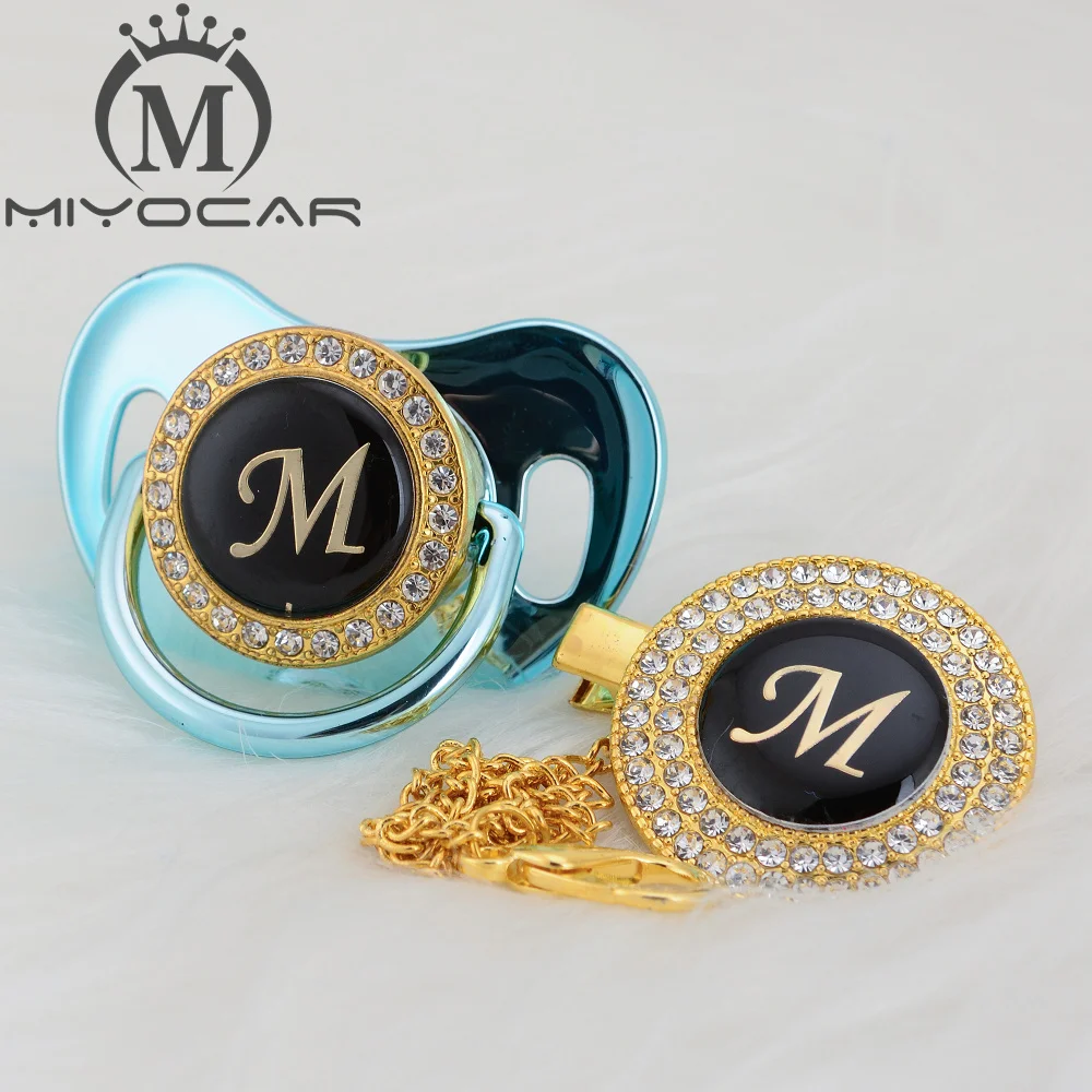 MIYOCAR цвета: золотистый, серебристый имя инициалы буквенные красивый bling соска и соска клип BPA бесплатно пустышка bling уникальный дизайн LAS-8/9