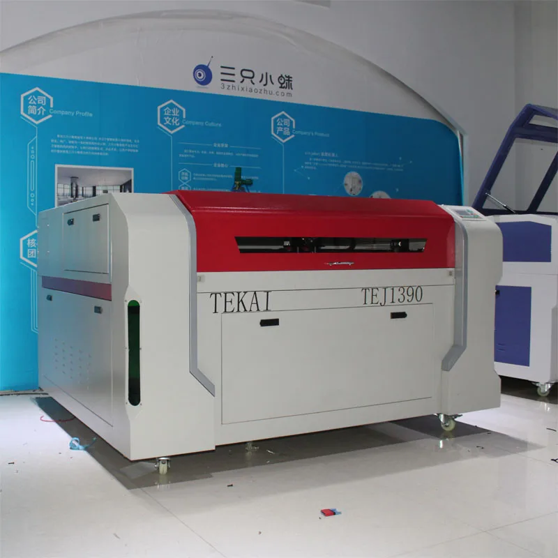 Самая популярная лазерная гравировальная машина для стеклянных стаканов резка и