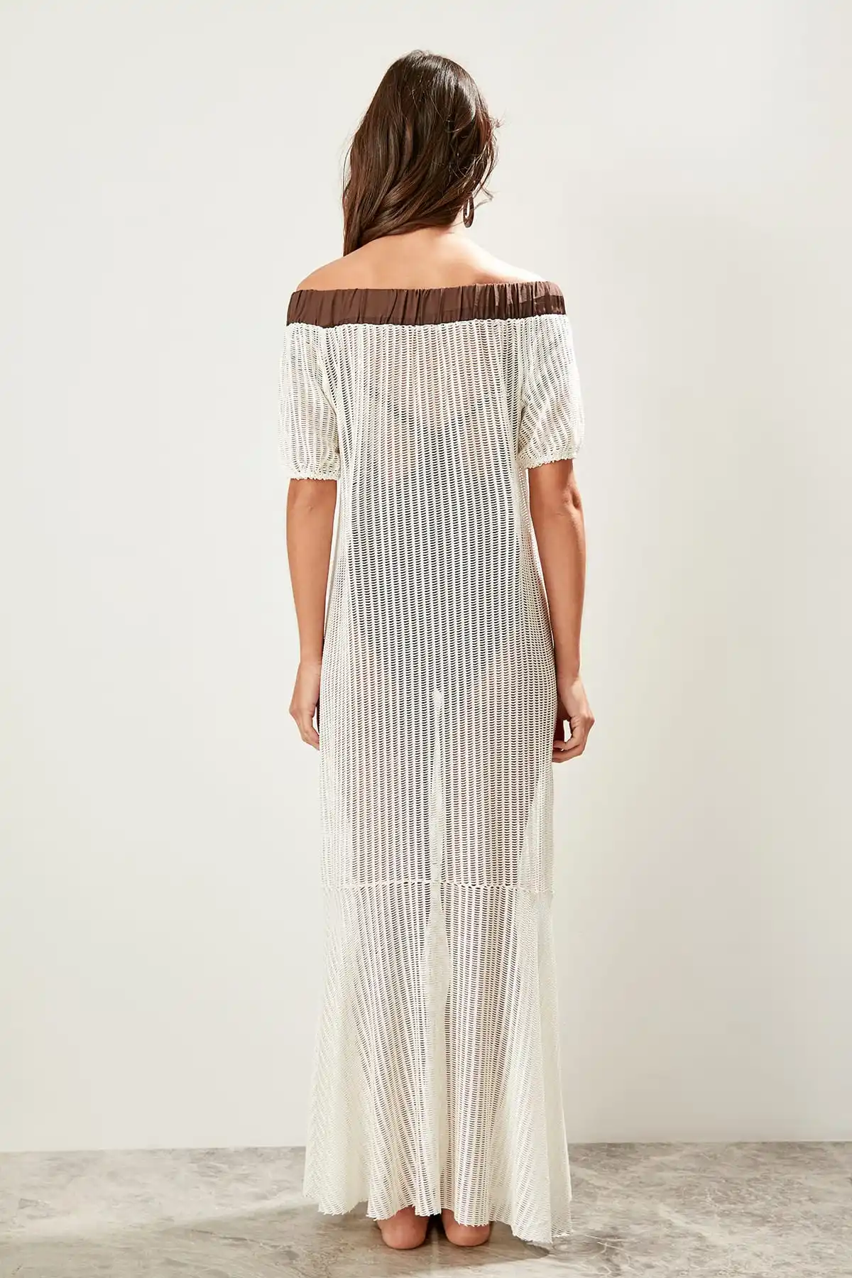 Сетчатое пляжное платье с воротником-стойкой | Женская одежда