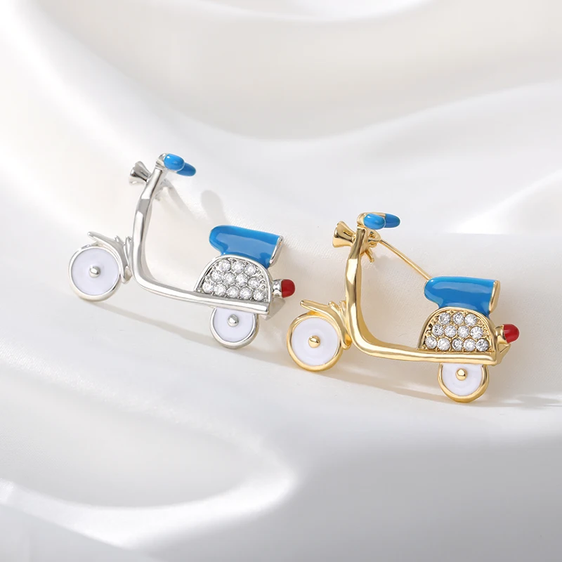 Циркониевая Милая мультяшная электрическая брошь автомобиль Кристалл синий