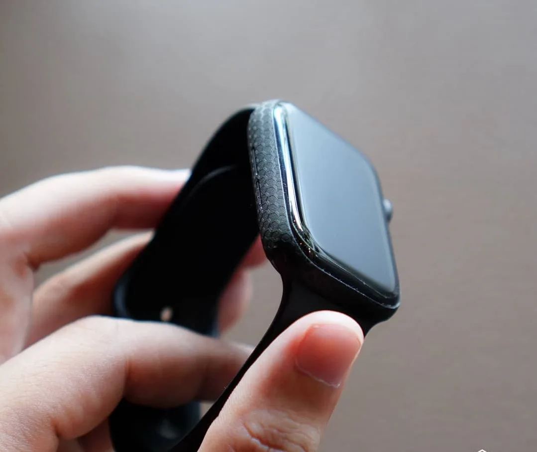 Чехол наклейка SKINZ MATRIX BLACK Винил для Apple Watch Series 6 40мм | Мобильные телефоны и