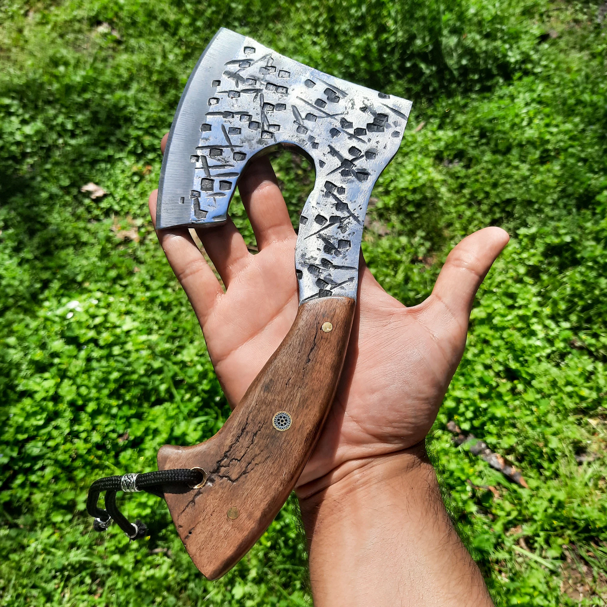 저렴한 YUTPA 도끼 바이킹 사냥 캠핑 생존 비상 도구, 수제 나무 손잡이 싱글 핸드 토마호크 전술 미끄럼 방지