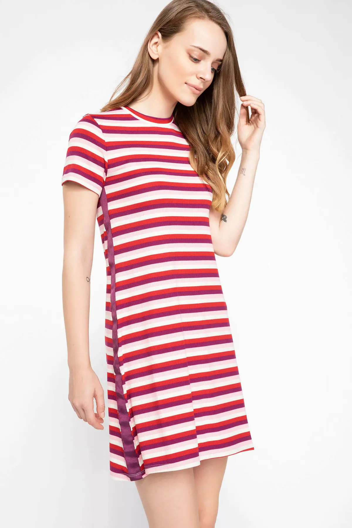 Женская футболка в красную полоску DeFacto повседневное Свободное платье с коротким