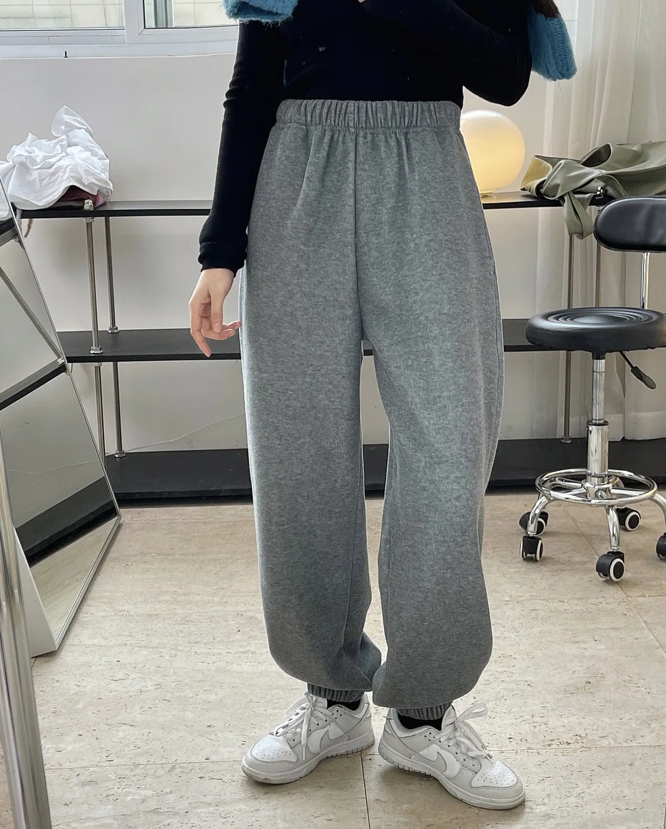 woman new model trousers