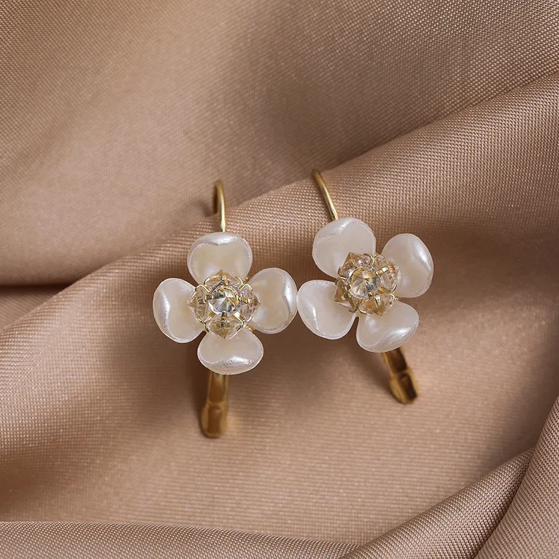 

Korean New Design Fashion Jewelry Exquisite Copper Inlay Color Zircon Flower Leaf Garland for Women Earrings