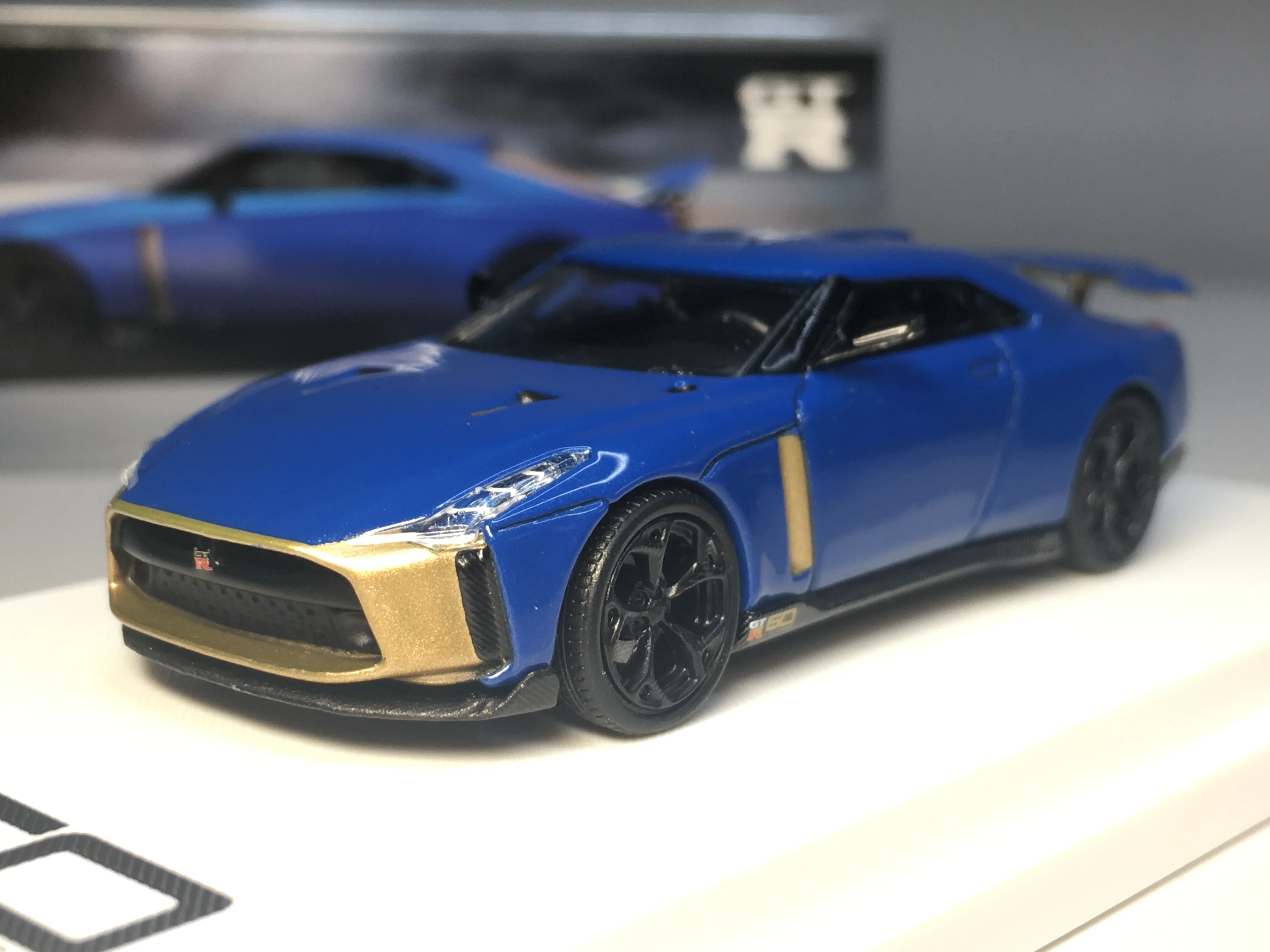

TM 1/64 NISSAN GTR 50 серая модель автомобиля под давлением