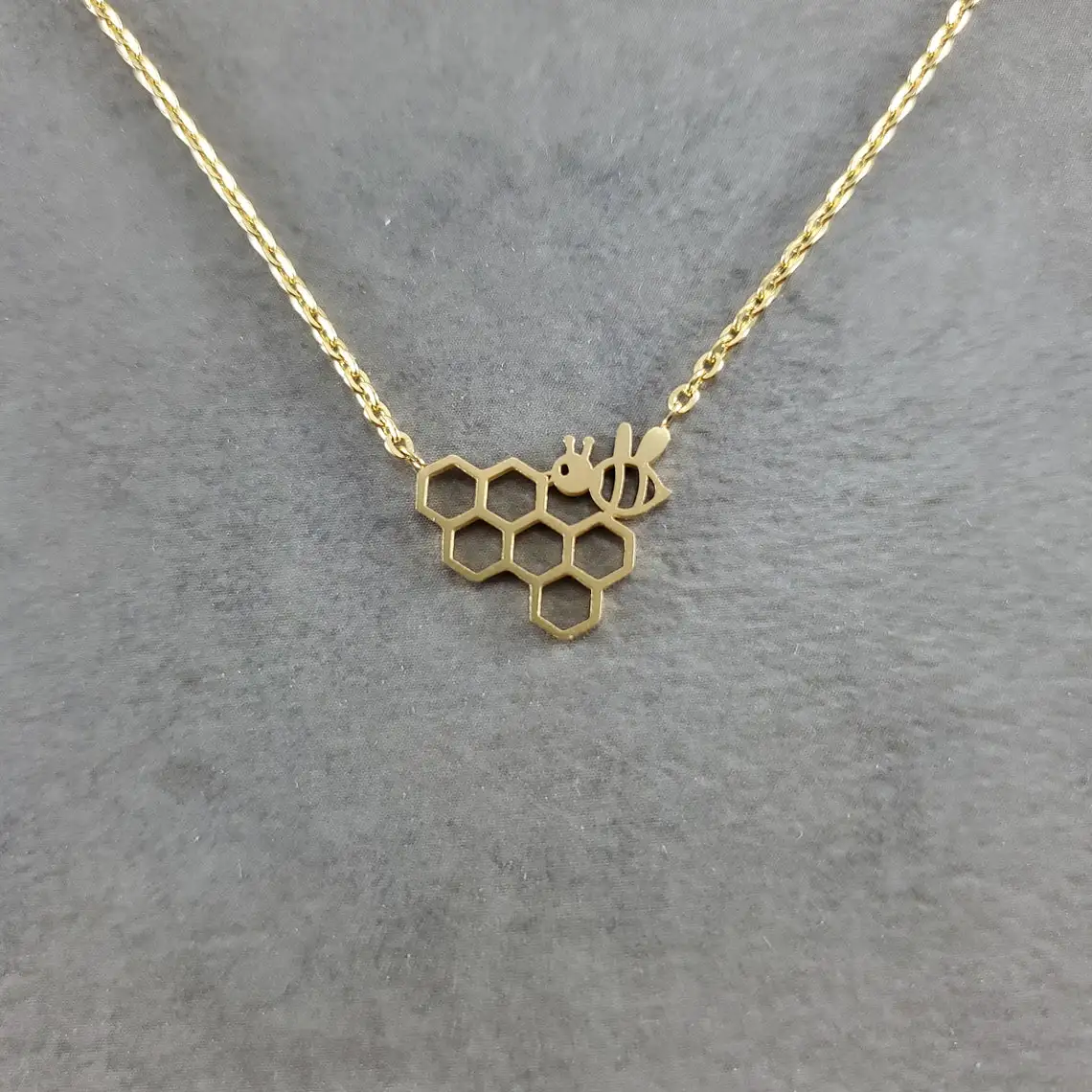 

10PCS Collares Jewellery Cute Honeycomb Honey Bee Hive Honeybee Bee Insect Pendant Necklace For Women Necklace & Pendants