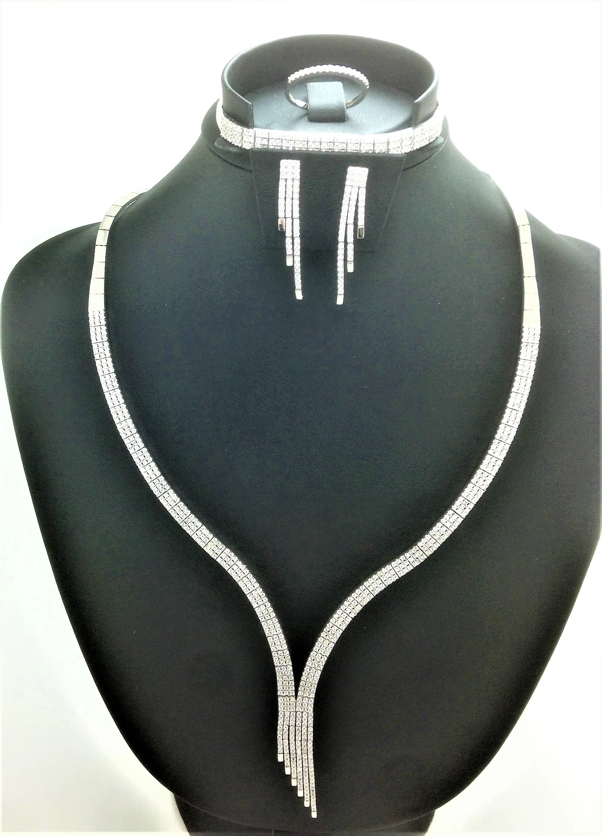 

IN THE MIDDLE CRYSTAL LARGE SINGLE STONE LOVERS LIKE JEWELRY SET Starling silver 925 FREE SHIPPING