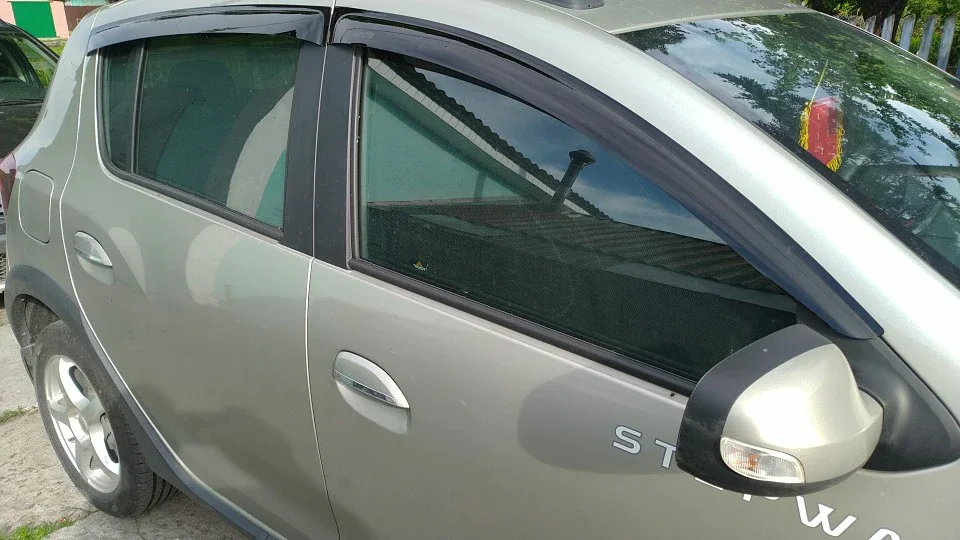 Ветровики для рено ренаулт сандеро степвей дефлекторы окон дождевики окна