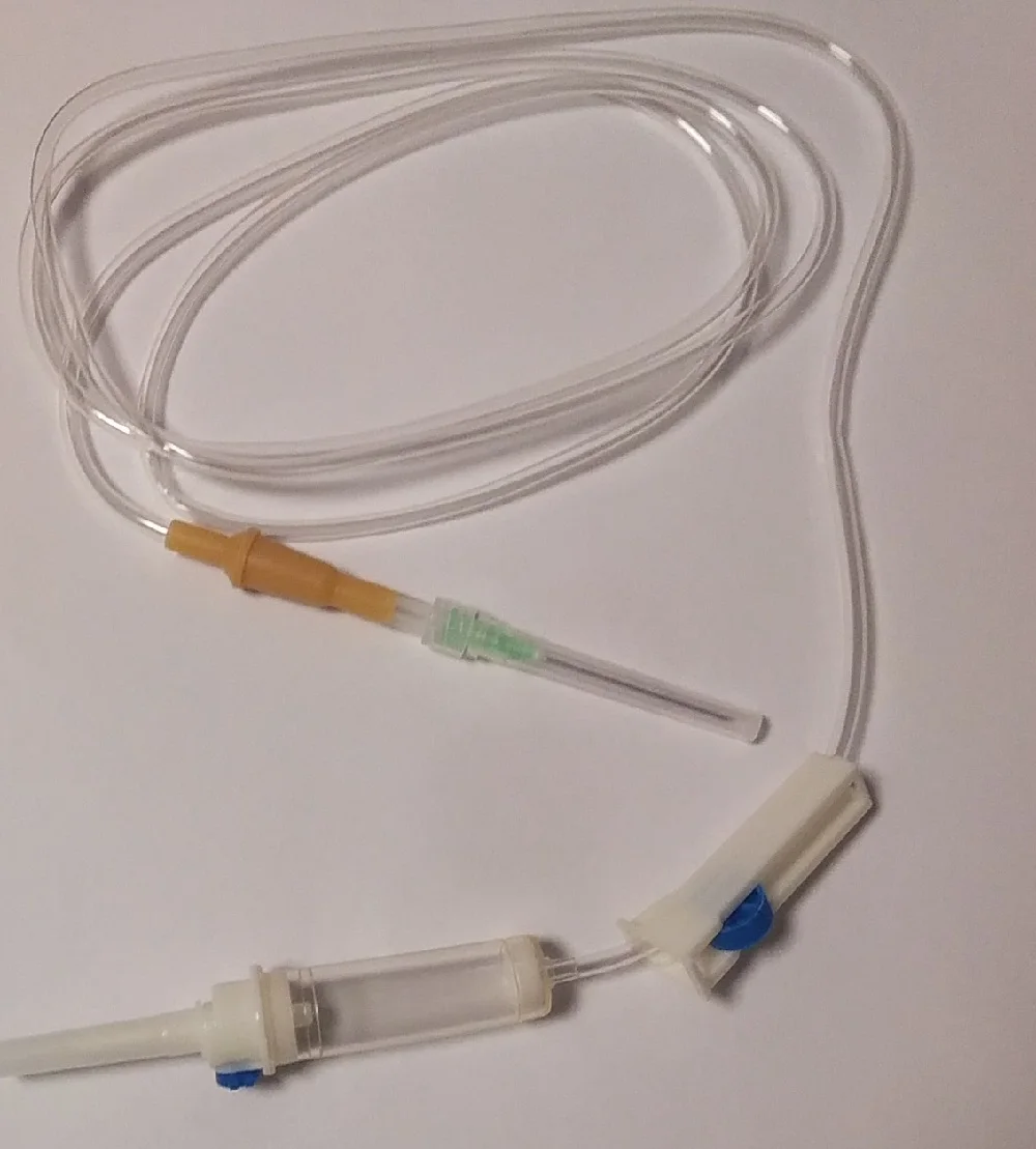 IV набор для управления инфузии с регулятором потока стерильный включает в себя