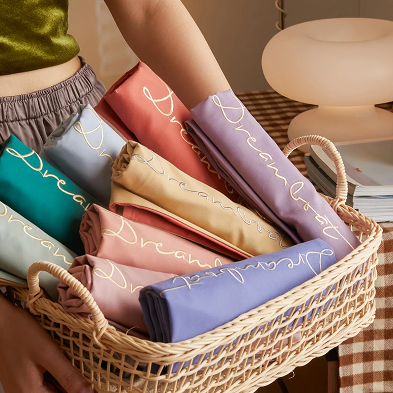 

Utunay A pair of cotton A mixed embroidered pillowcases single