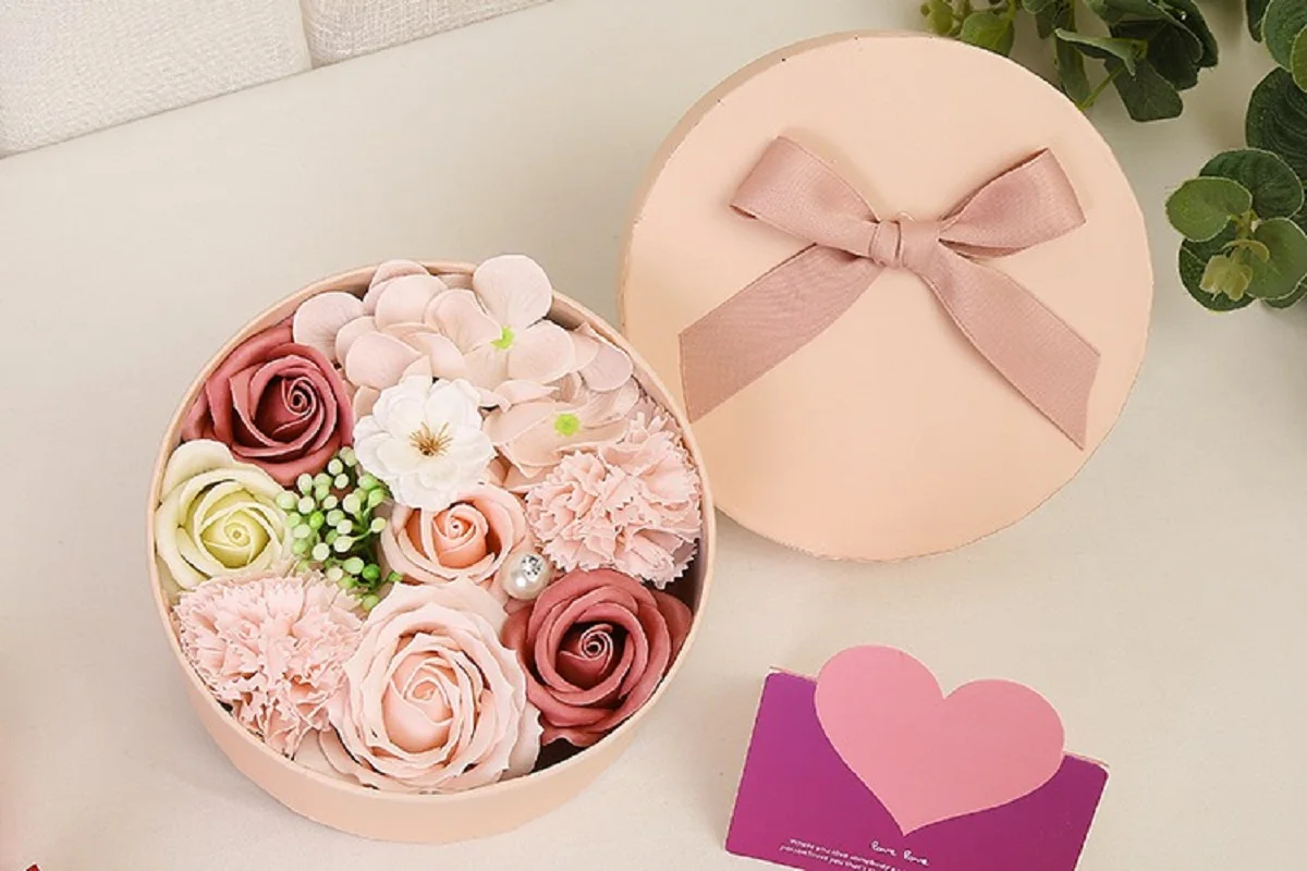 

Preserved rose, Dried bouquet, Car dashboard decoration, Flowers box, Roses Box, Birthday gift, Wedding gift, mother's day Gift